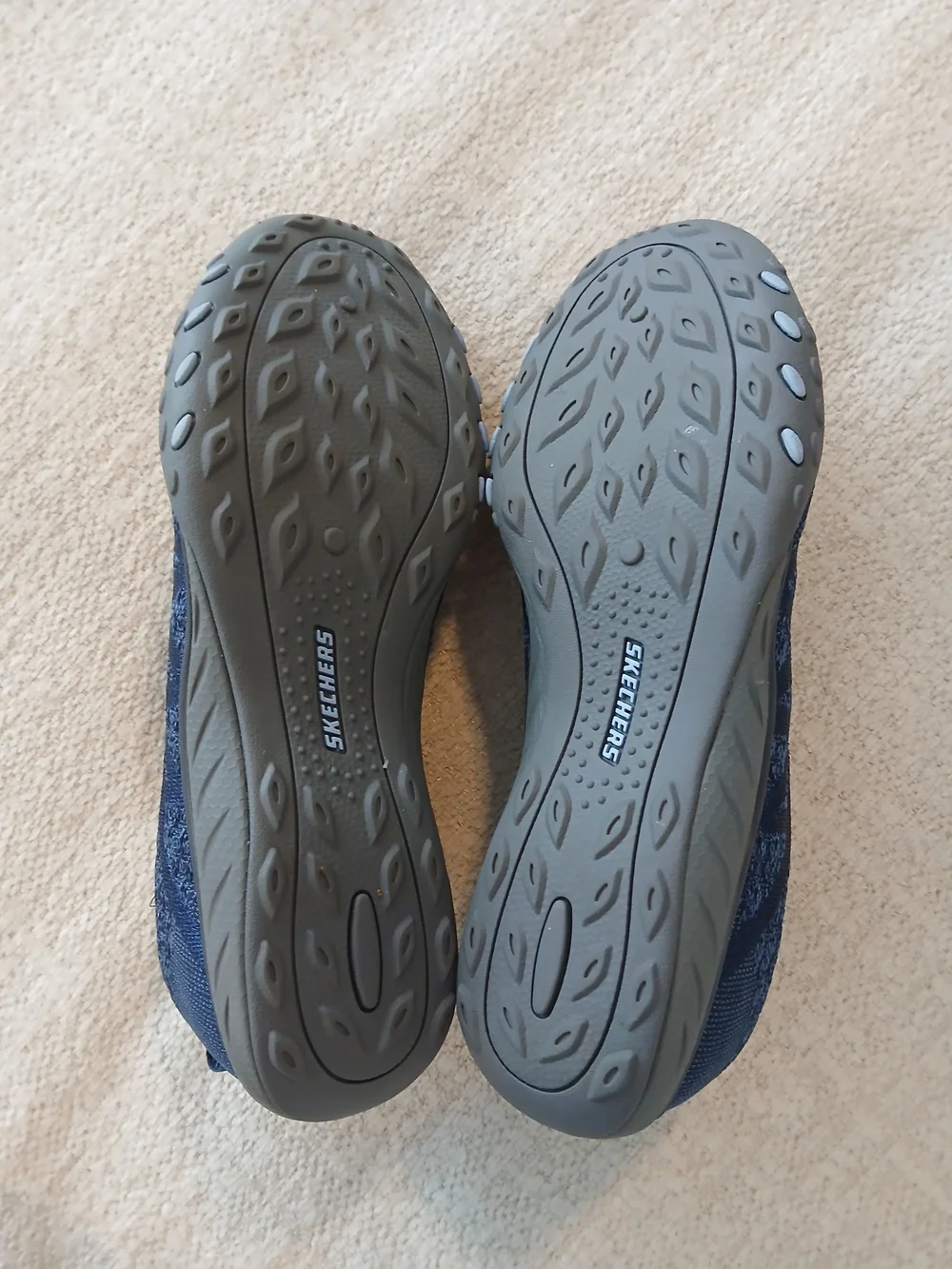 •Skechers• Air-Cooled Memory Foam Relaxed Fit Navy Slip-On Athletic Shoes
